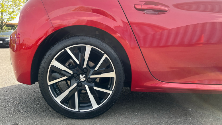 Peugeot 208 1.2 PureTech 100 Allure Premium 5dr Petrol Hatchback